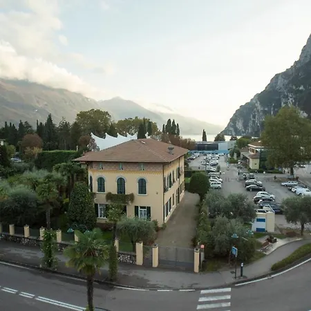 Residenza Alto Garda Aparthotel Riva del Garda Exterior photo